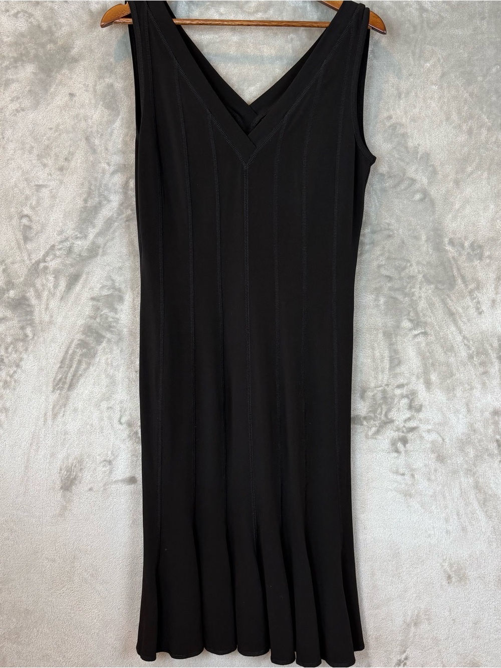 Shape FX Women's Dress M Black V-Neck Curve Smoothing Sleeveless